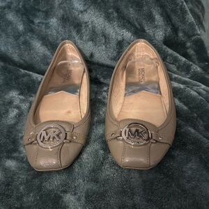 Micheal Kors Flats